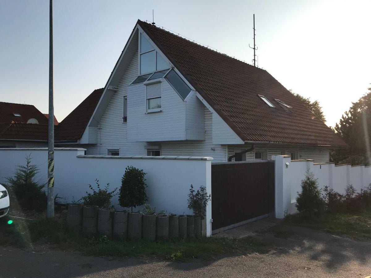 Homestay U Hanky Здиби Екстер'єр фото